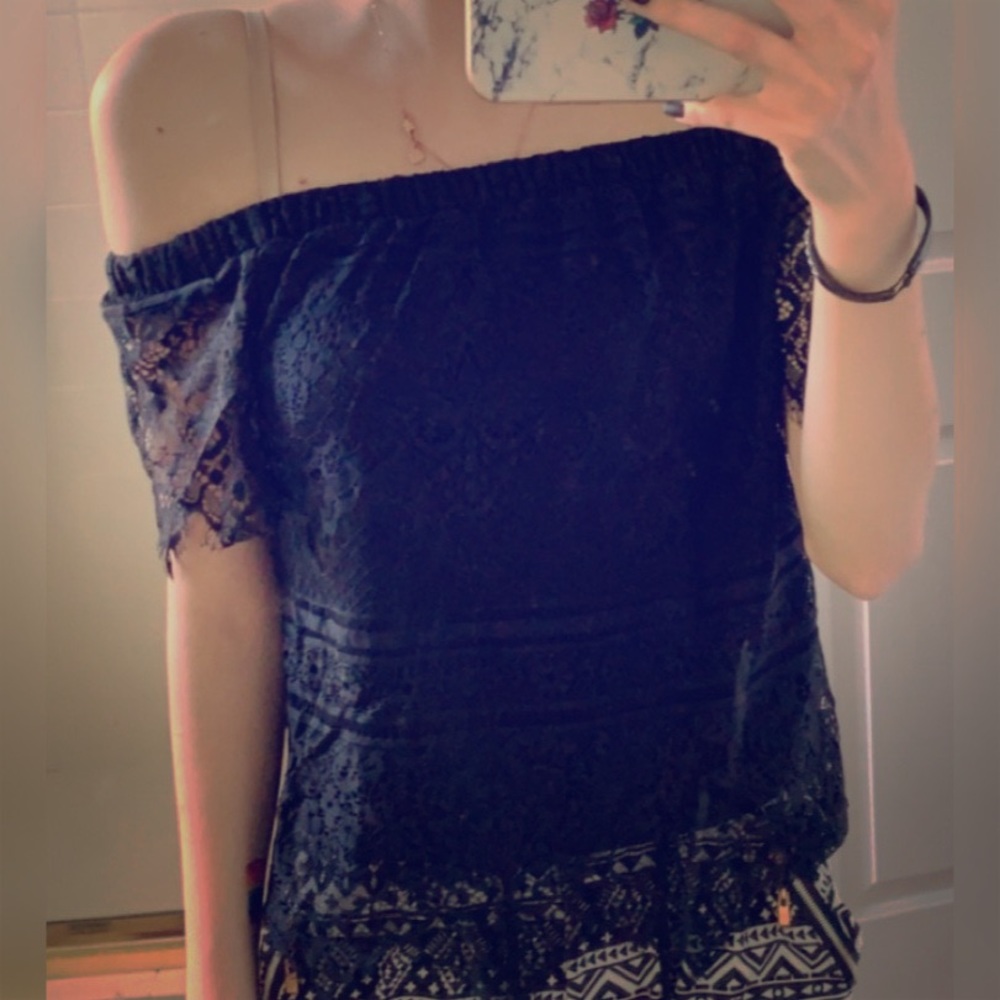 Black lace sleeveless shirt